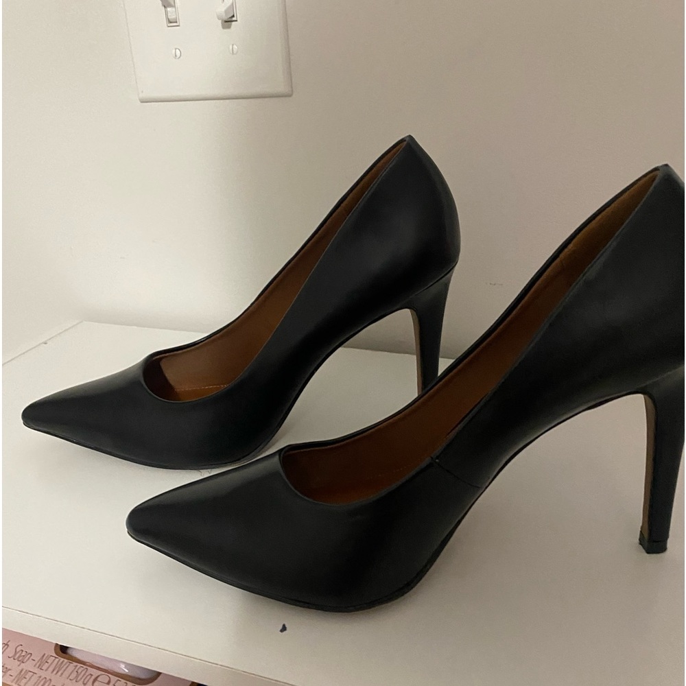 Christian Siriano black heels worn once